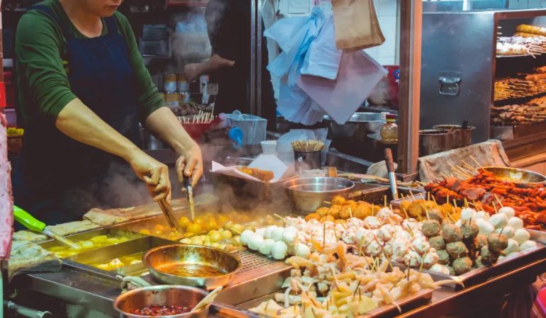 Find a unique souvenir at Hoay Xai Market