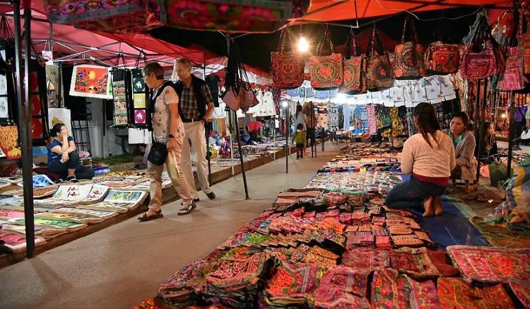 Local-market-in-Vientiane