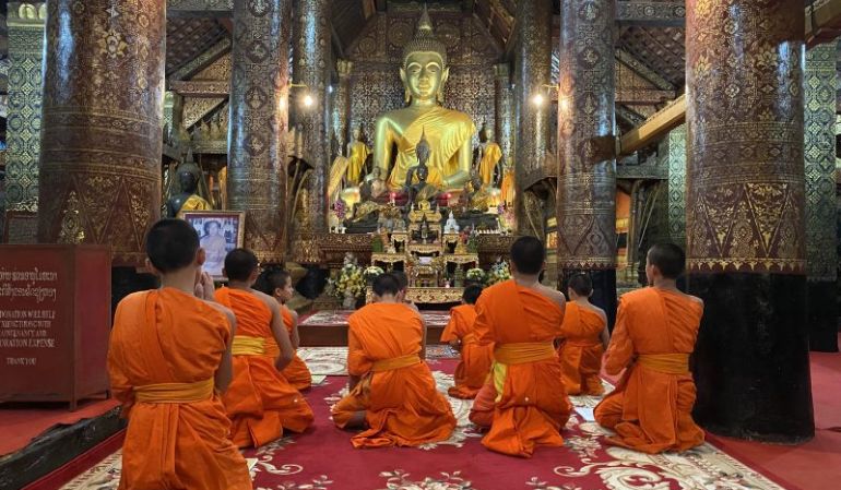 Meditation-in-Vientiane